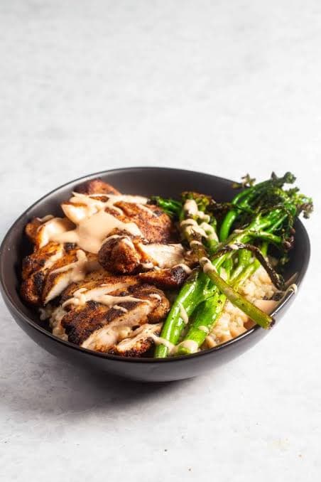 Chicken rice bowl being analyzed by AI photo logging